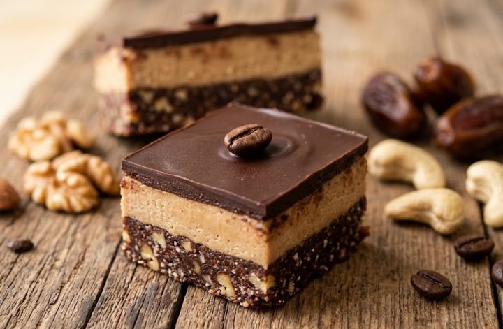 Barritas de café con base de nueces y cobertura de chocolate